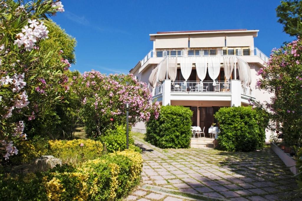 I Tre Leoni Affittacamere Civitavecchia Ngoại thất bức ảnh
